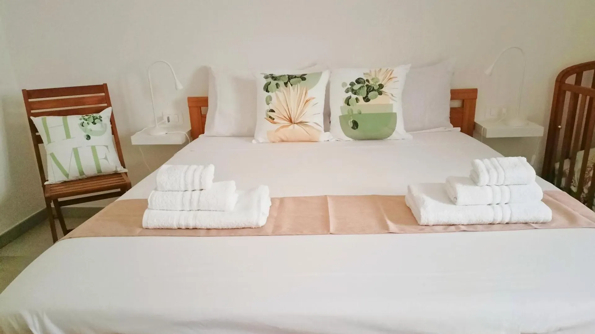 Stunning Big Apartment 100M From The Beach La Caletta Italien