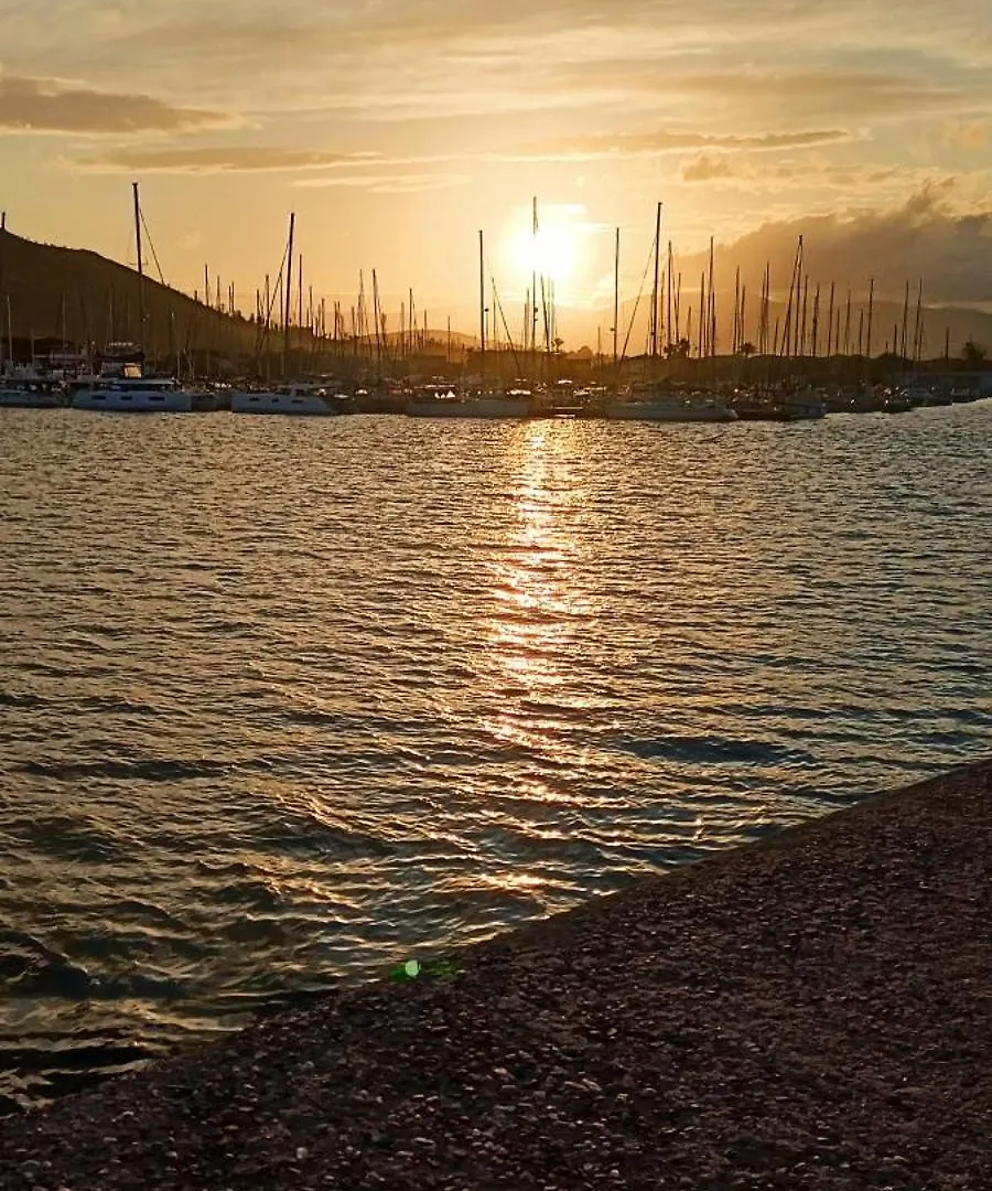 Stunning Big Apartment 100M From The Beach La Caletta Italien